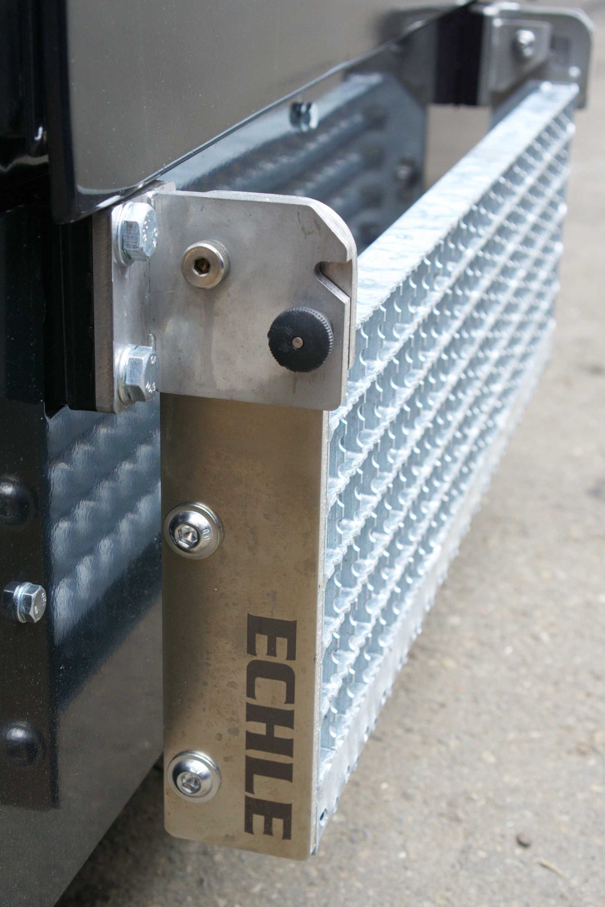 ECHLE Trittstufe Bagger Seitenansicht