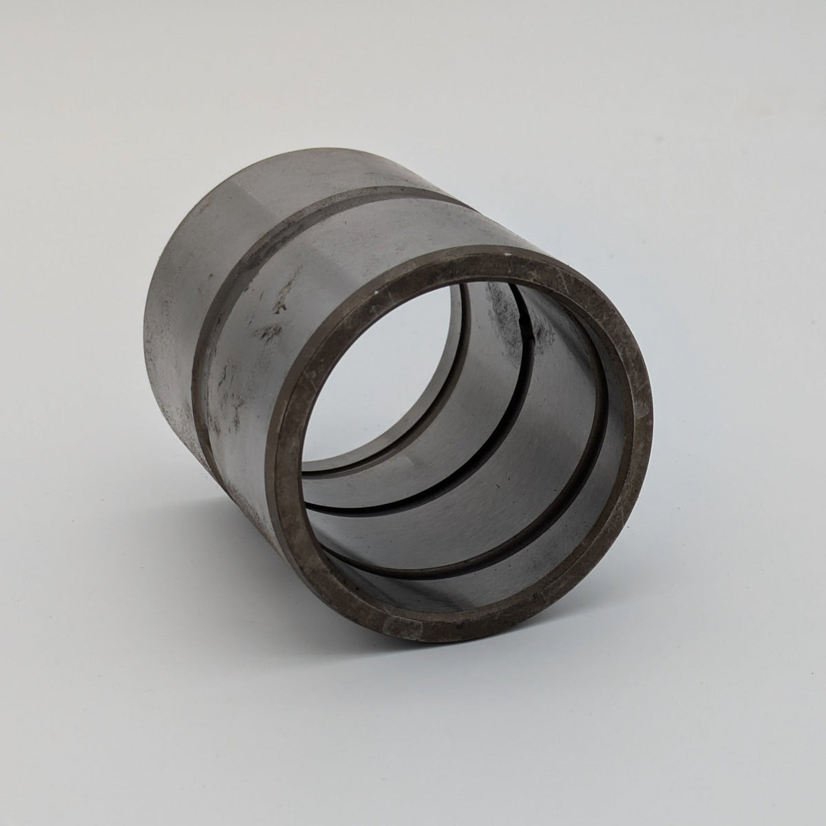 Stahlbuchse Buchse 80x90x80 Schmiernut innen/außen 2 x Schmierloch Stahlbuchse Buchse 80x90x80 Schmiernut innen/außen 2 x Schmierloch