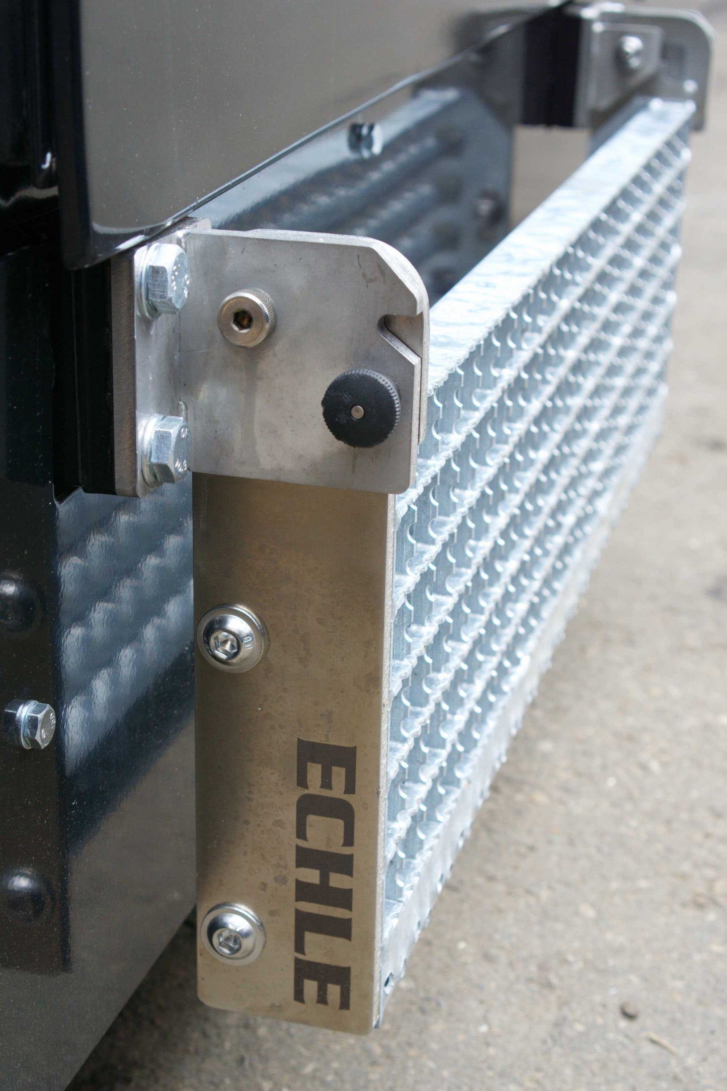 ECHLE Trittstufe Bagger Seitenansicht