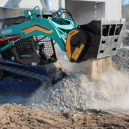 Backenbrecherlöffel MB Crusher MB-L160 S2 an einem Bobcat